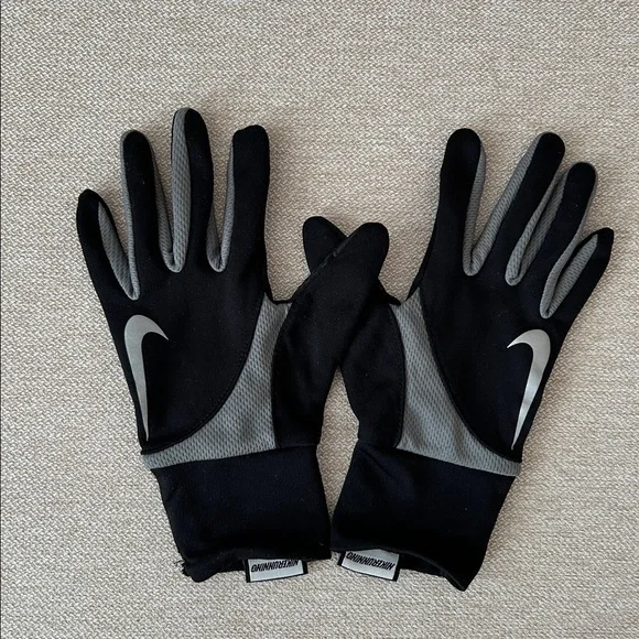 Nike Black and Gray Running Gloves - Picture 2 of 6